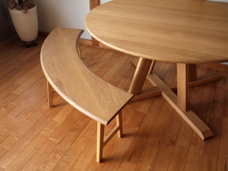 半円・円形テーブルにオススメの「半円ベンチ」 | 工房日記ブログ【静岡のオーダー家具屋「マルミヤ」】